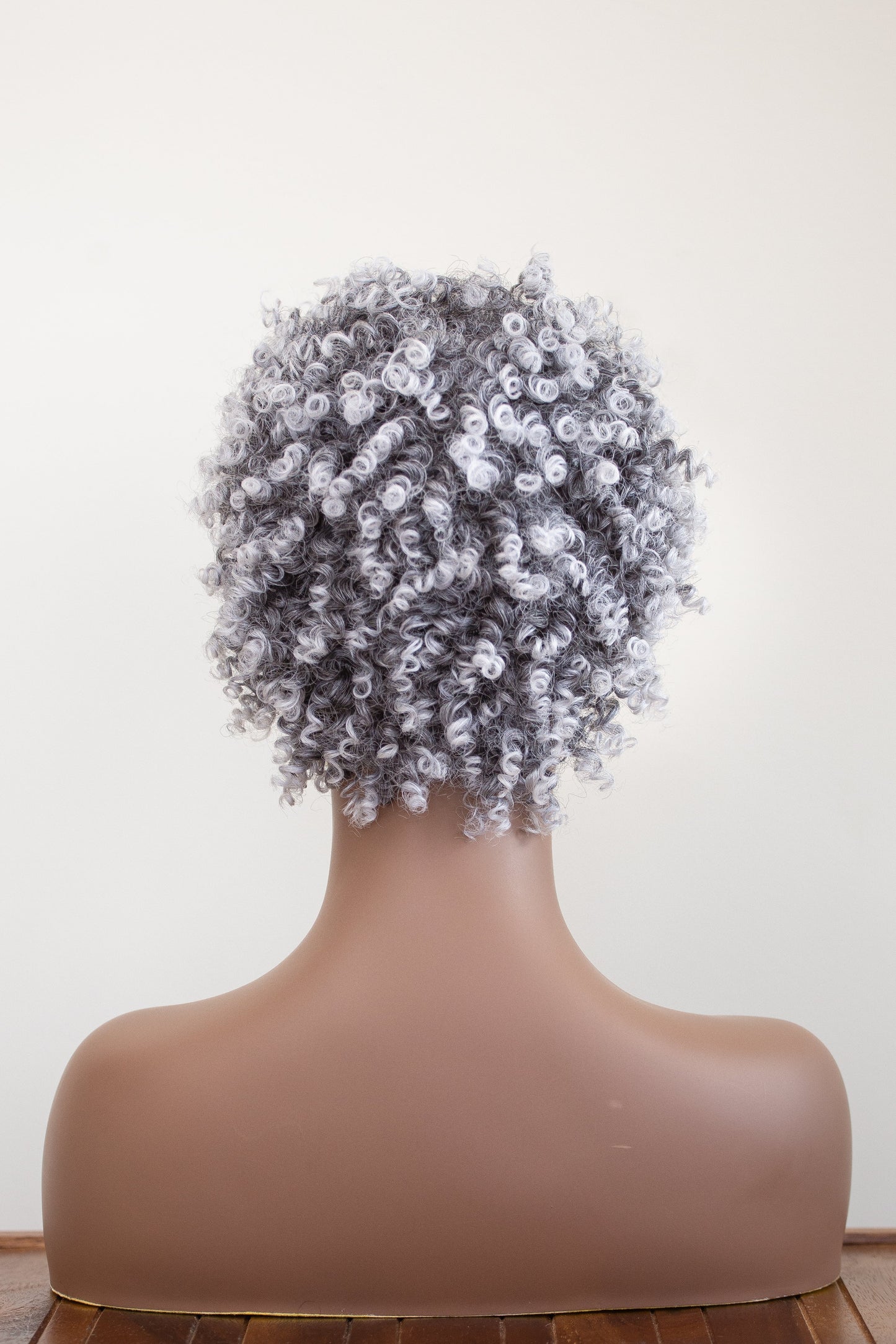 jasmine onyx wig back