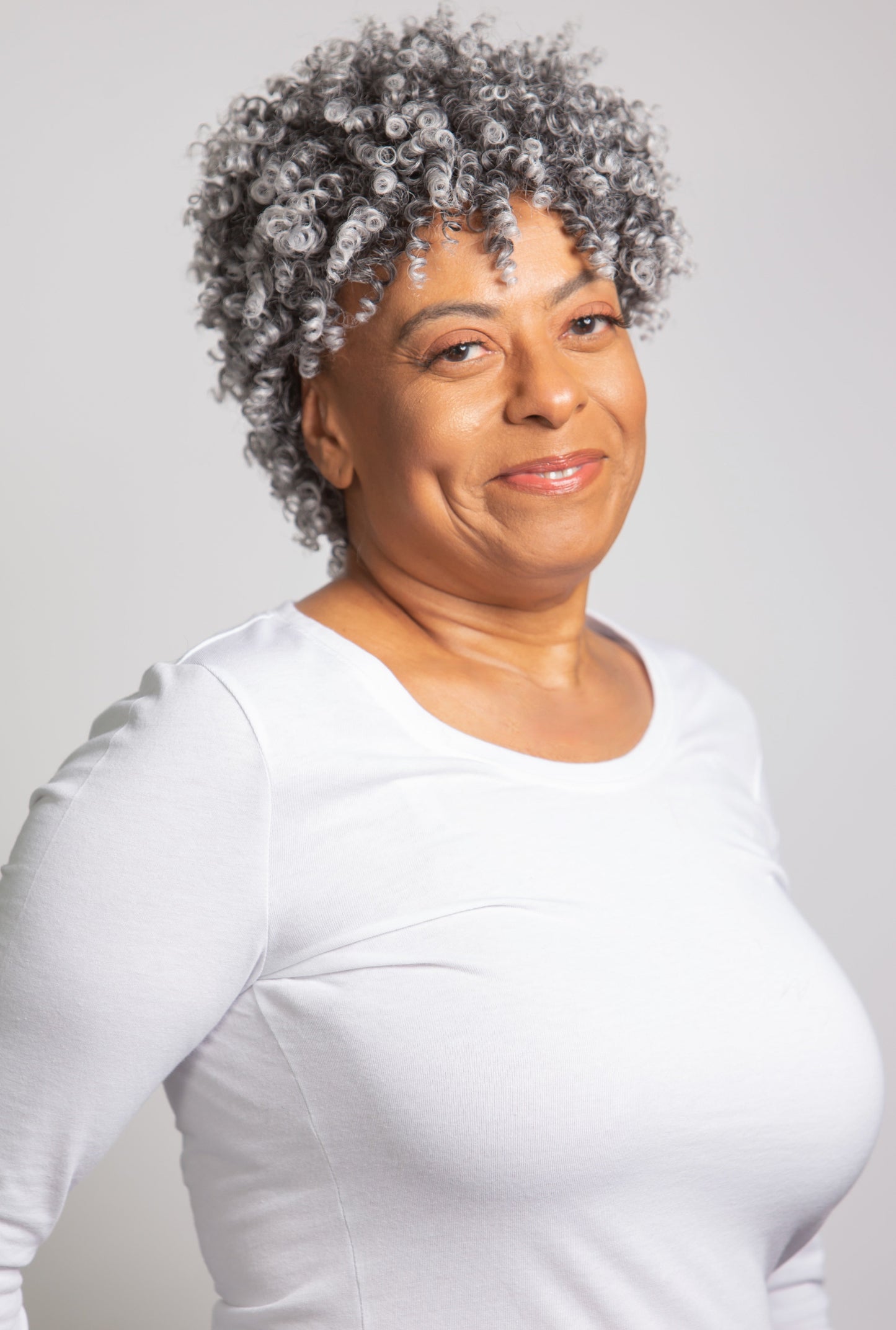 black women wearing jasmine onyx wig